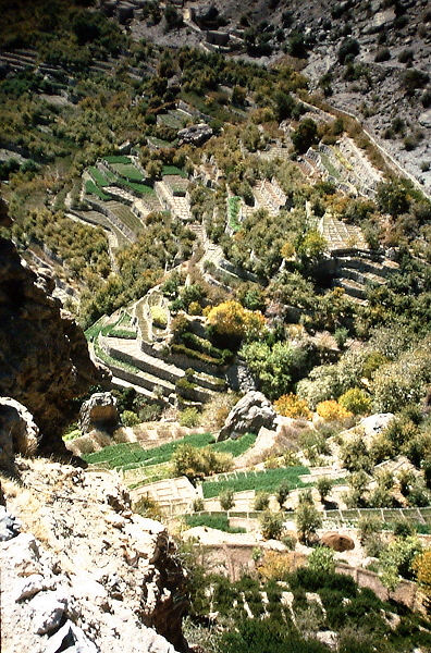 Looking over the edge from Sayq