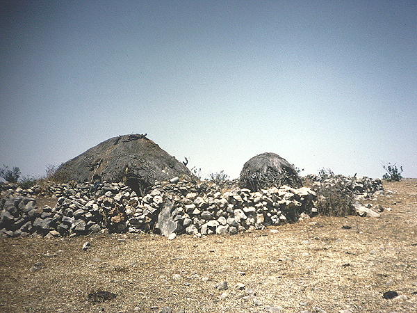 Dwellings at Tawi Attair